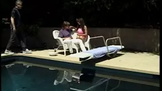 Hawt dark brown hair shaves her plump muff by poolside for fuck