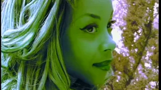 Dark hotty acquires white dong in her gazoo