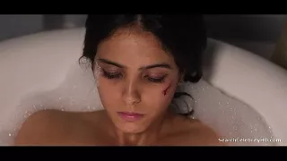 Hübsches Babe in heißen Nacktszenen rangenommen