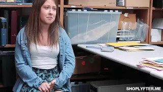 Sexy Teens im Lager gefickt