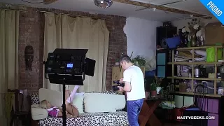 Sexy Ashley masturbiert vor der Kamera