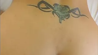 Feuchte junge Fotze braucht einen harten Schwanz