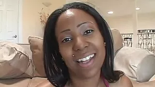 Der schwarzen Hure einen Cumshot verpasst