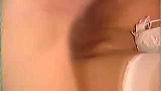 Braver Milf in Dessous wird die Pussy gestopft