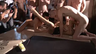 Öffentliche Blowjobparty