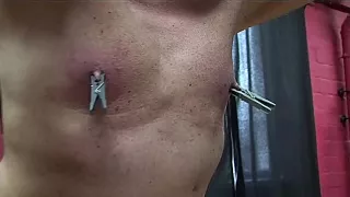 Prügel für Opas Penis