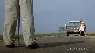 Teenie lässt sich im Stall knallen