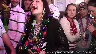 Nackte Amateur Titten beim Mari Gras