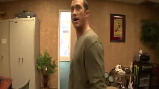 Der Typ hat eine Nille wie ein Pferd