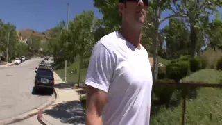 Die Fotze der Blondine scheint zu schmecken