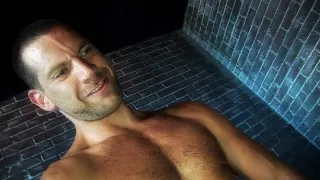 Pralles Blondchen steht zur Verfügung