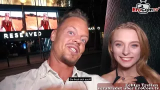 Brünette Urlauberin mit Minititten Lily Ray bei Fick Verabredung mit Bodo