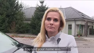 Blonde Milf von der Straße im Auto gefickt