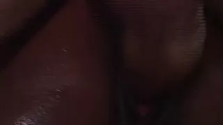 Pralle Ebony reitet weißen Schwanz anal