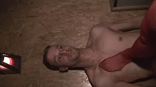 Sklaven Trampling in roten Nylonstrümpfen