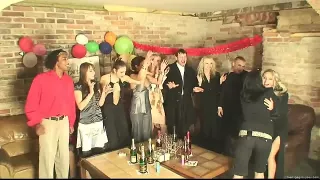 Reife Schlampe lässt sich auf Sexparty gehen