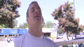 Versaute Blondine steckt sich einen fremden Penis in die Möse