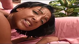 Geile Ebony beim Dicken mit einem Weißen