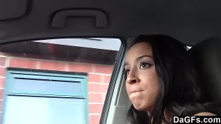 Verdorbenes Girl wird im Auto gefickt