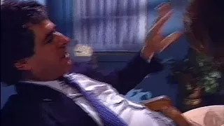 Beim Wichsen erwischt vom Boss und dann gefickt