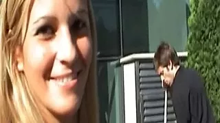 Blondine zeigt sich Public Nackt