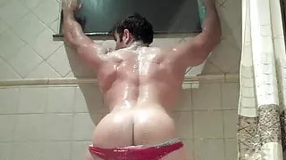 Showering Cumming muscle stud with hairy muscular chest
