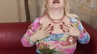 Hot mature blonde mom jerk off with toys