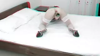 Slim babe inserting bottle and fisting herself - 3D porn