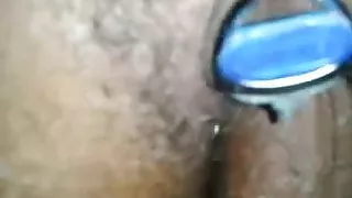 Gillette Proglide as vibrator till i cum inside wife.