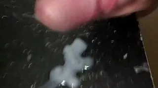 Mein kleiner Schwanz kommt zum Sperma