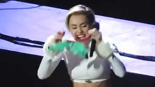 Miley Cyrus - Hot 99.5 Jingle Ball 2013