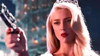 Amber Heard pedicure