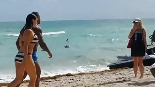 Kelly Brook - Miami Beach 2014