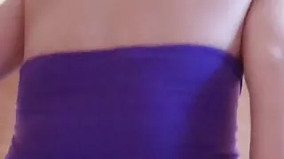 Ich erdrücke dein Gesicht mit meinem dicken Arsch