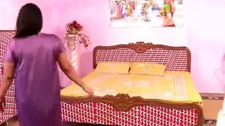 Hot Busty N.Indian Aunty's HUGE Boobs Nipple Slip