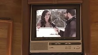 Petite MILF hottie pounced in kitchen