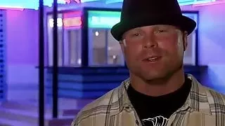 Versaute Party-Babes mit harten Schwänzen