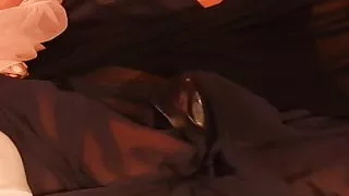 Doppellagiger Nylonkittel wichst