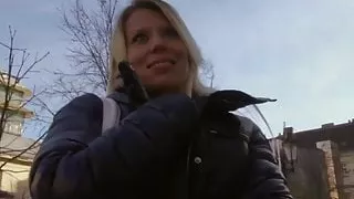 Publicsex amateur sucks cock for money