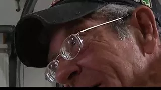 Wrinkled grandpa fucks a hussy teeny in ass and pussy