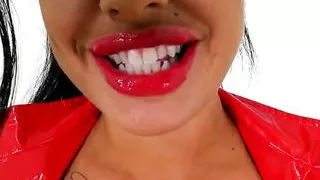 Kerry Louise ist die Fetisch-Latex-Krankenschwester