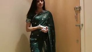 indian sexy babe jasmine strip naked taking off her sari