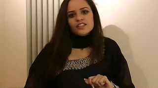 indian sexy babe jasmine playing with her bigtits and pussy