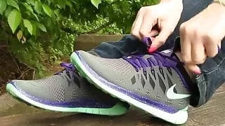 New model country class Nike shoeplay