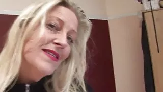 Kinky British mother working her wide pussy