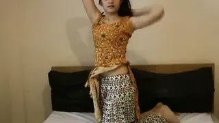 Indian babe Jasmine and her cute juicy boobs exposed