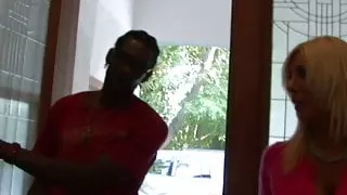 Fit black hunk shoves his long tool in older blonde&#039;s cunt