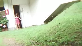 Hot babe gets fingered by a stranger in the park