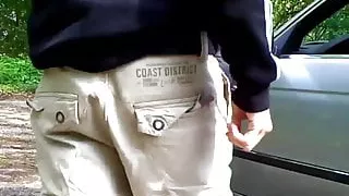 Blondine geilen Arsch auf Motorhaube Beginn einer guten Fick