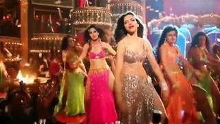 Deepika Padukone Sexy Dance Moves